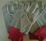Dotted Gloves