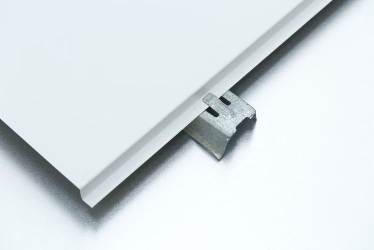 Strip Ceiling | 3Y8A5884